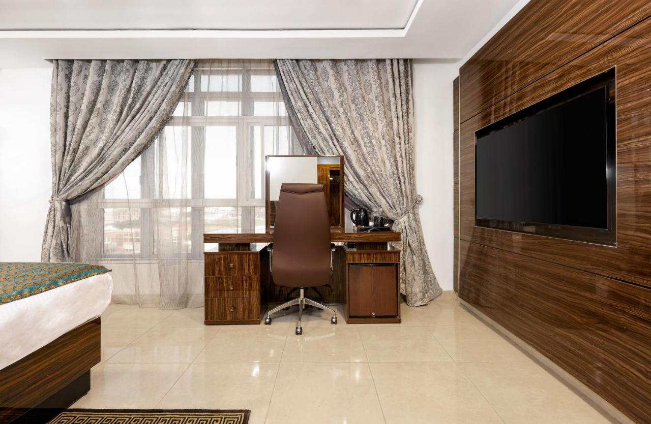 Aveon Hotel Абуджа Екстериор снимка