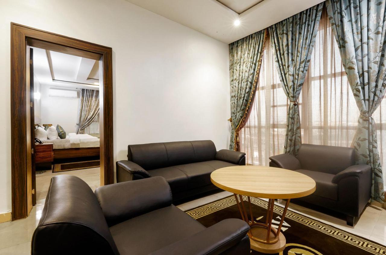 Aveon Hotel Абуджа Екстериор снимка