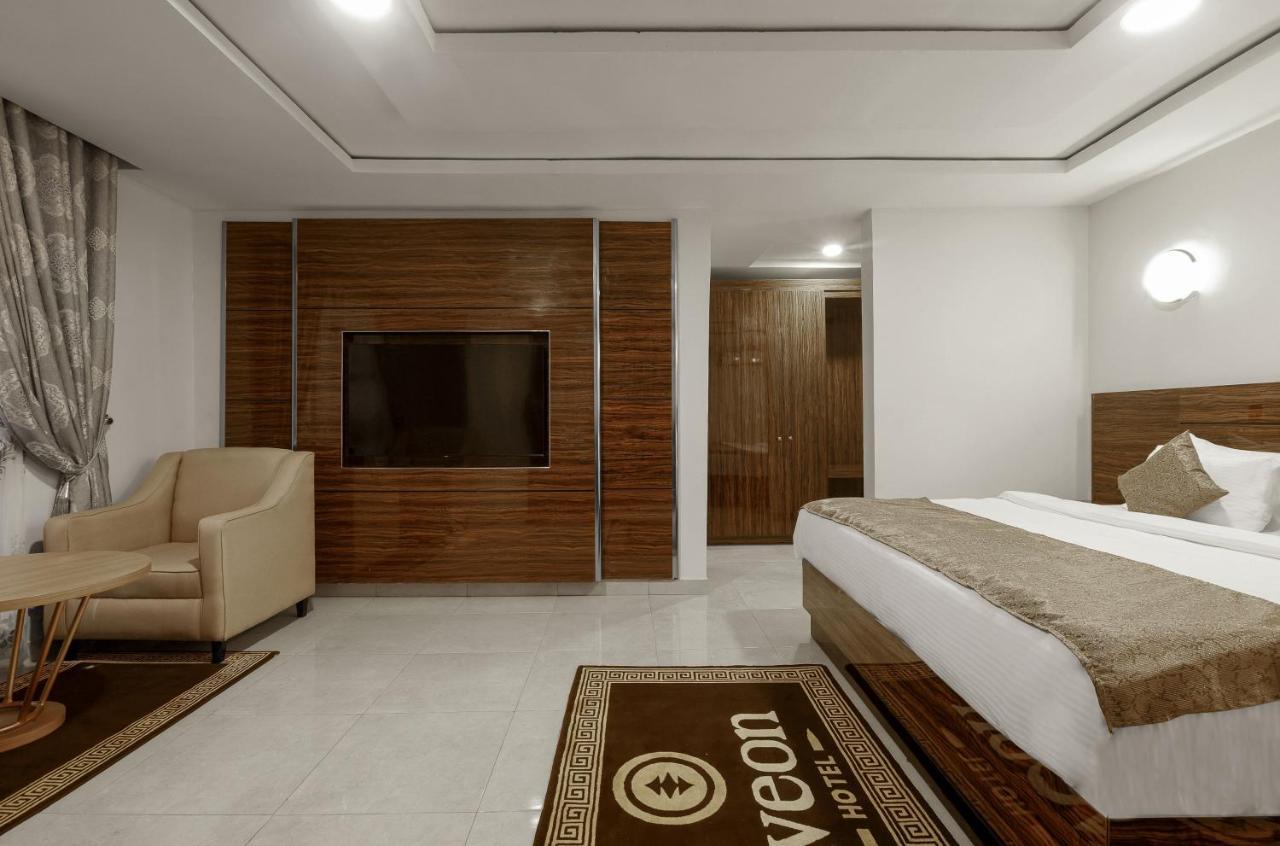 Aveon Hotel Абуджа Екстериор снимка