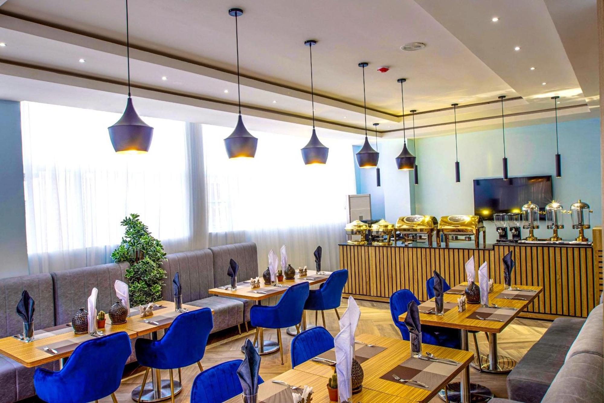 Aveon Hotel Абуджа Екстериор снимка