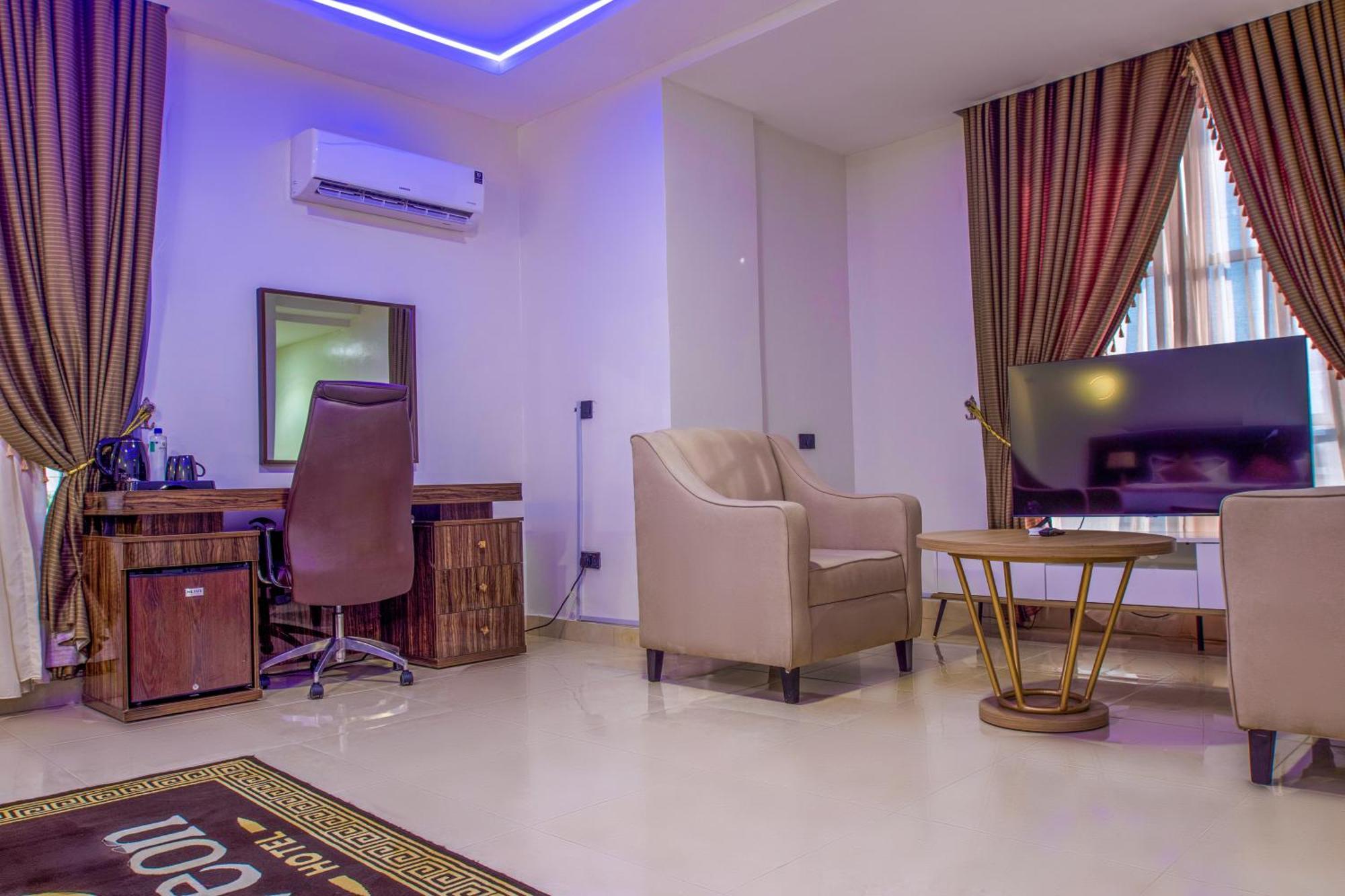 Aveon Hotel Абуджа Екстериор снимка