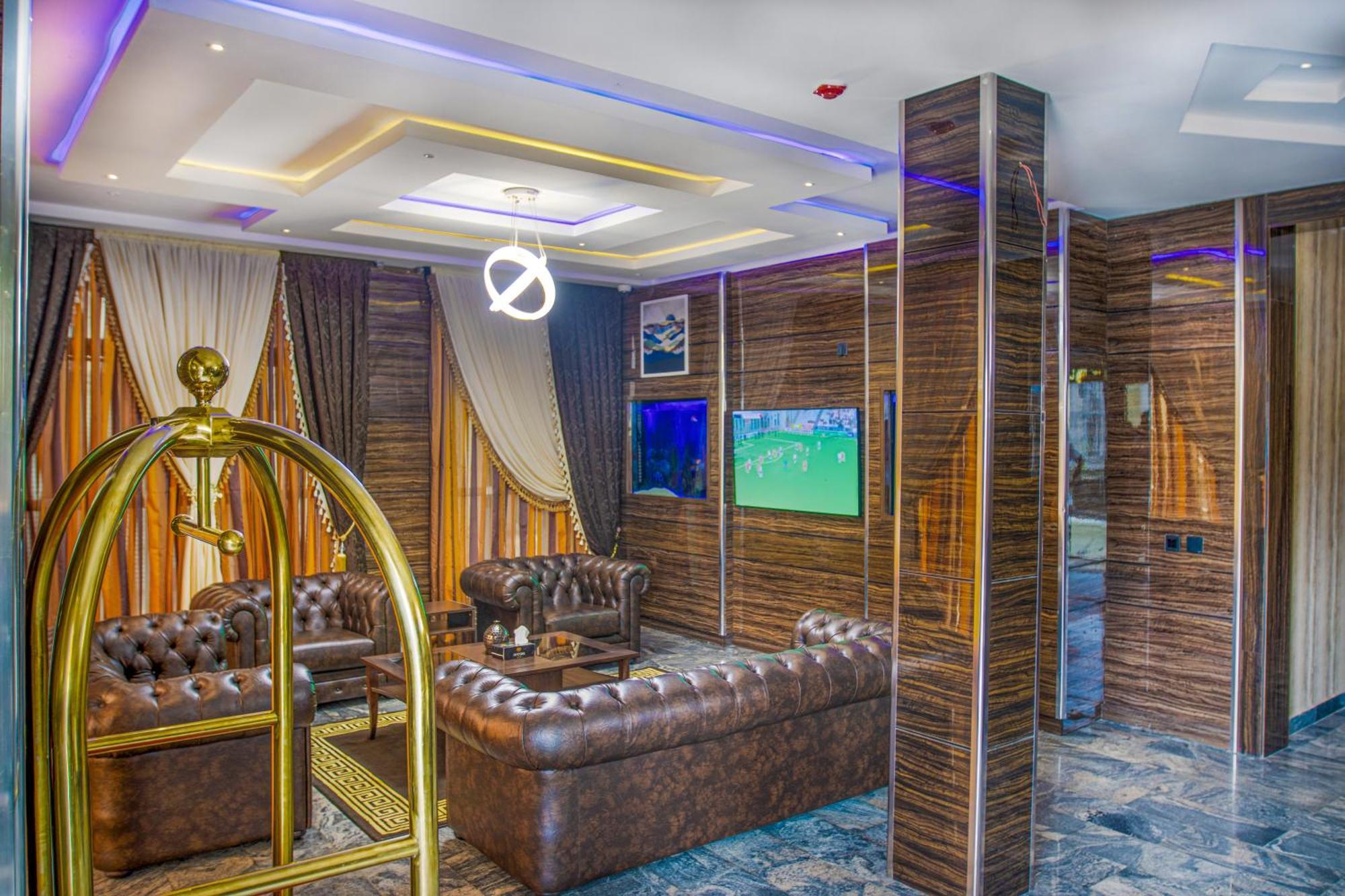Aveon Hotel Абуджа Екстериор снимка