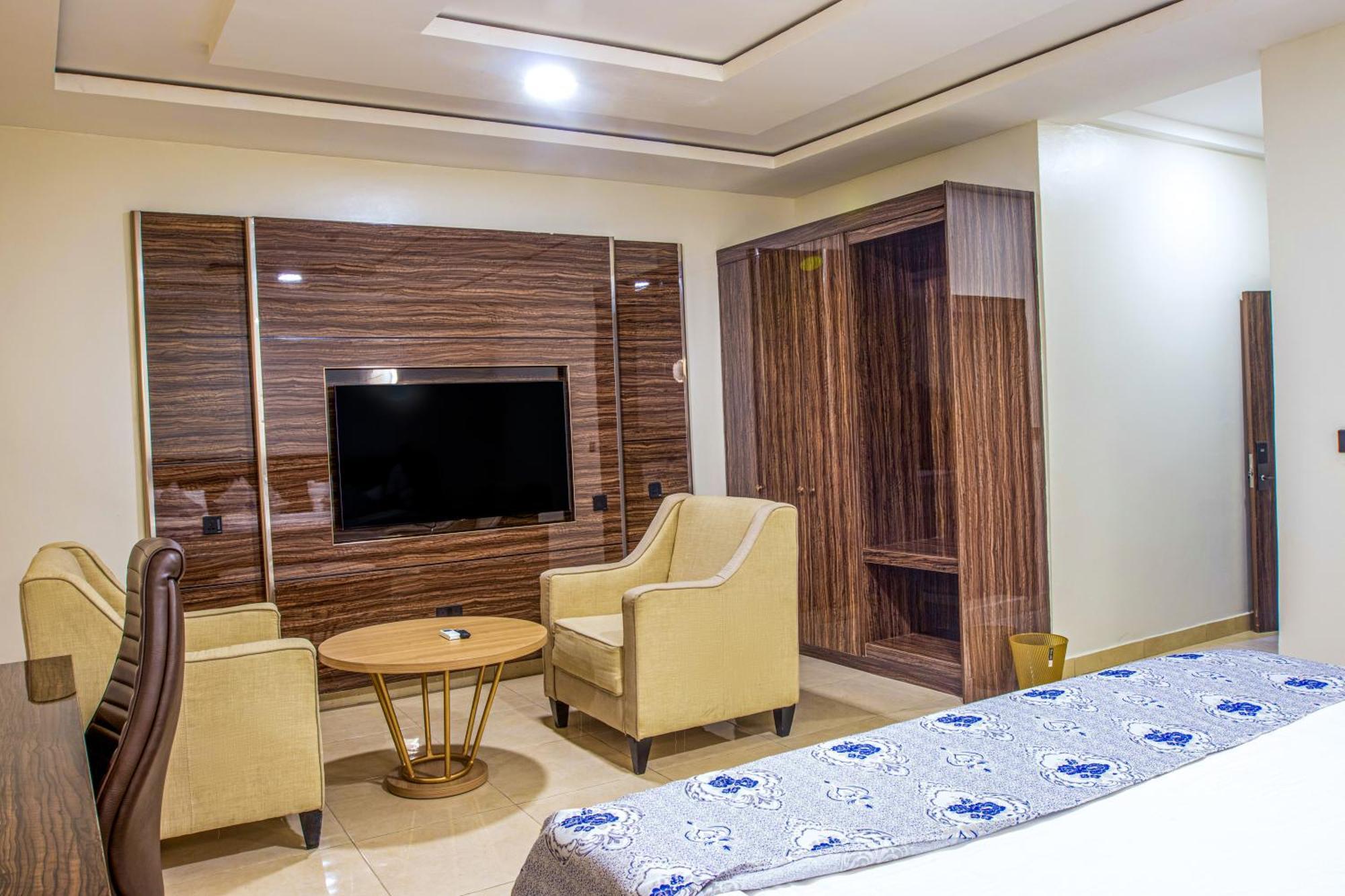 Aveon Hotel Абуджа Екстериор снимка