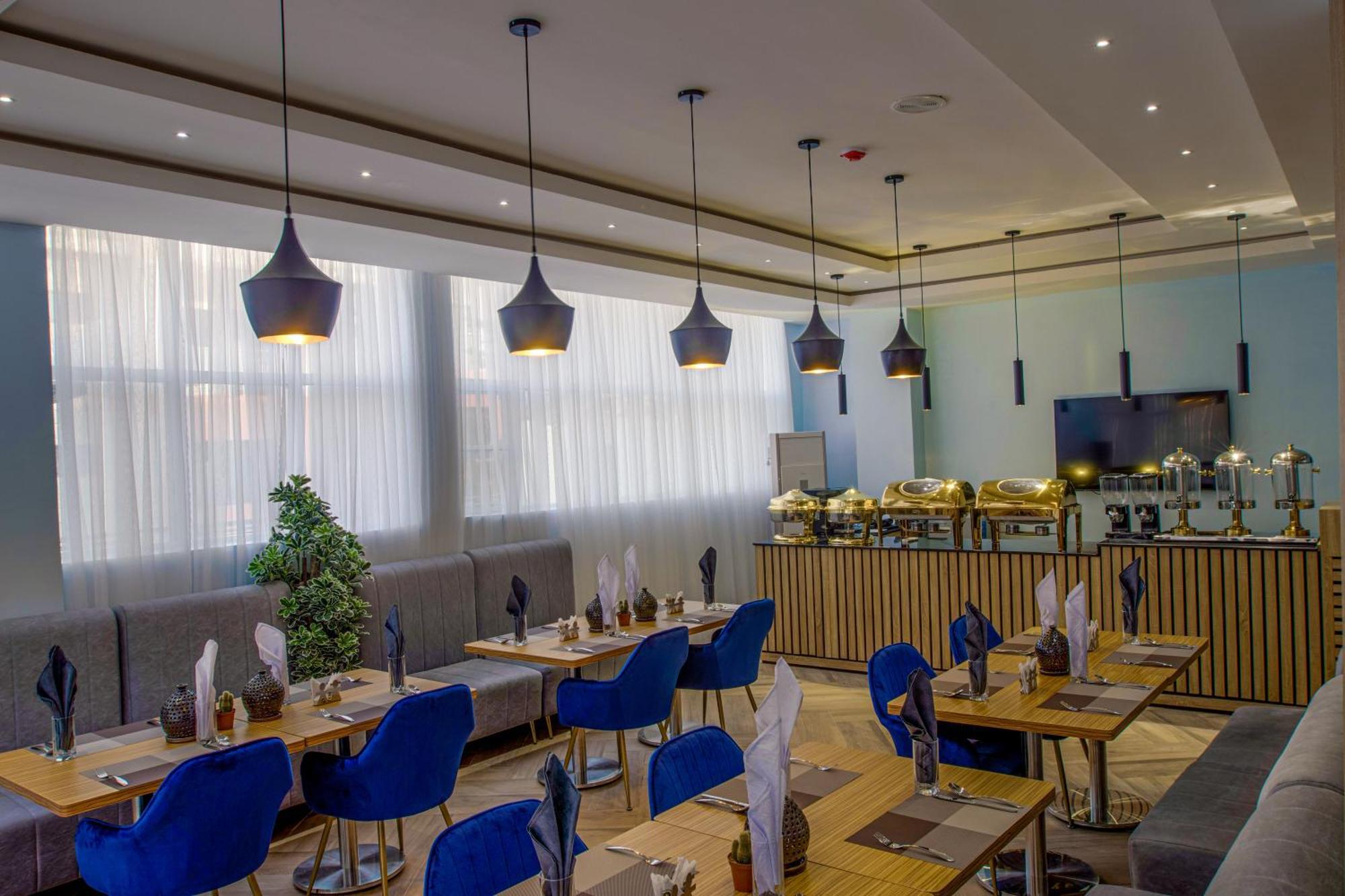 Aveon Hotel Абуджа Екстериор снимка