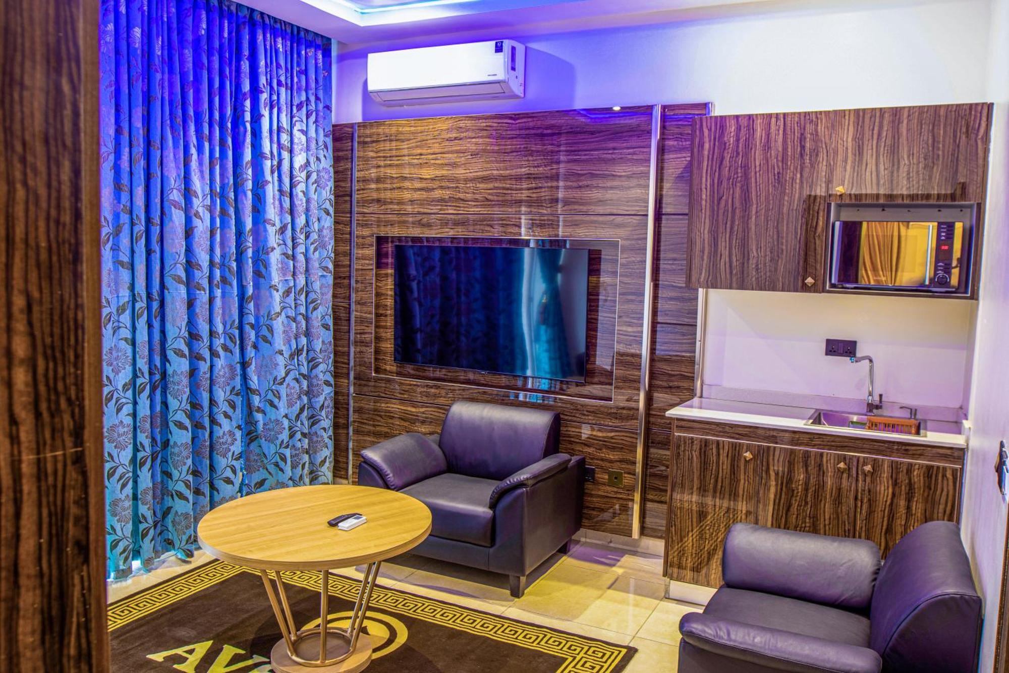 Aveon Hotel Абуджа Екстериор снимка