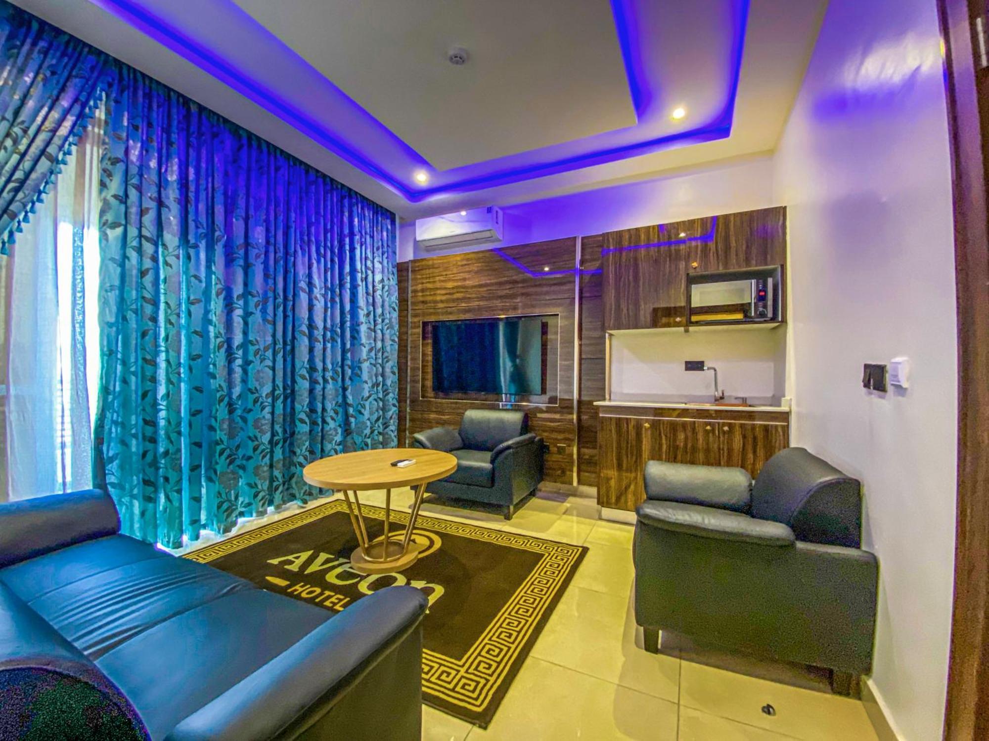 Aveon Hotel Абуджа Екстериор снимка